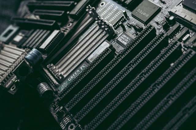 The Role Of Motherboard Compatibility In Mixing RAM Sizes